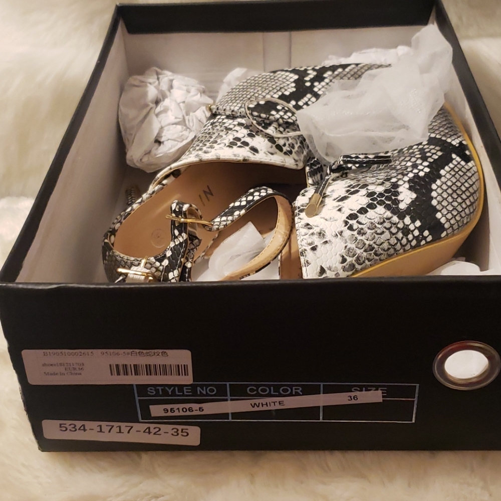 Point toe heels - Picture 6 of 6